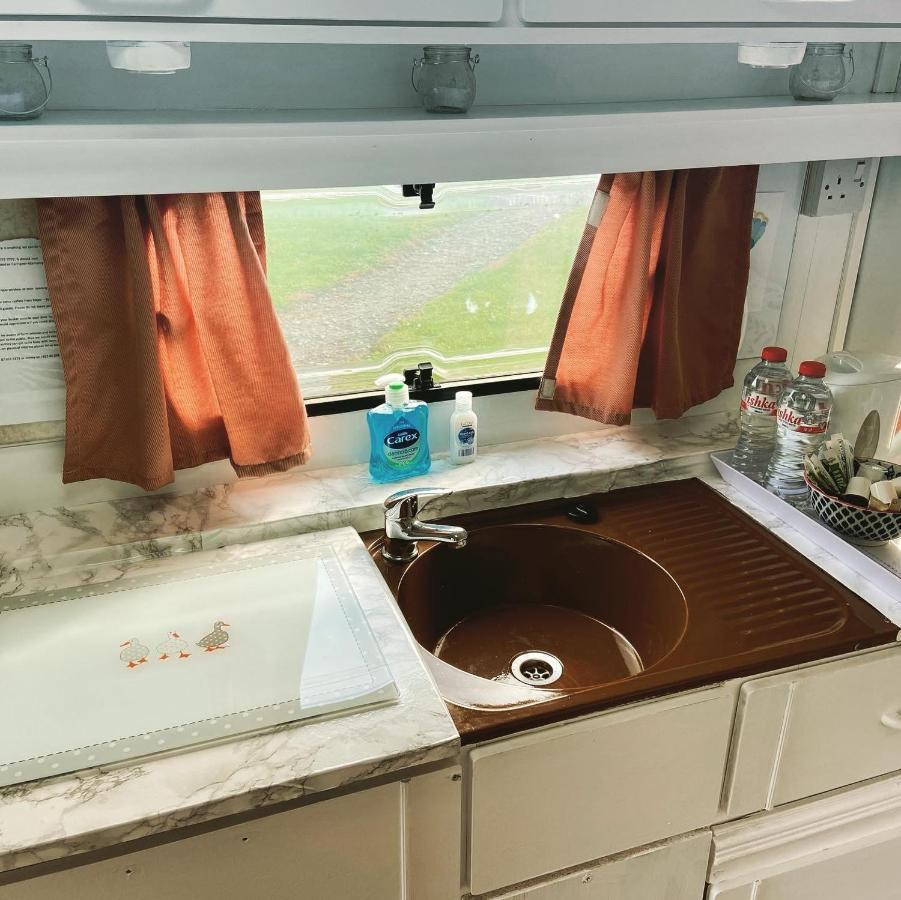 Cosy Caravan at Carrigeen Glamping Hotel Kilkenny Buitenkant foto